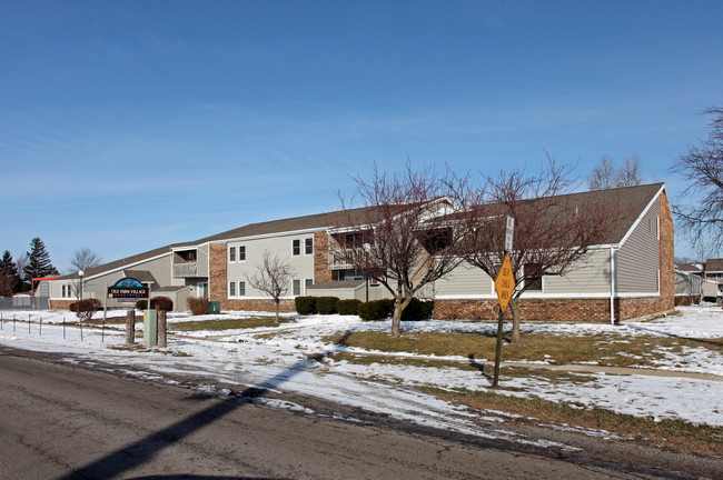 Old Farm Village Apartments in Columbus Grove, OH - Foto de edificio - Building Photo