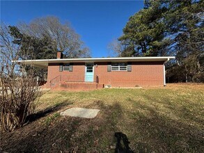 904 Winder Hwy in Lawrenceville, GA - Foto de edificio - Building Photo