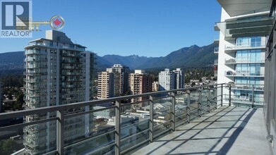 111E 13th St E in North Vancouver, BC - Building Photo - Building Photo