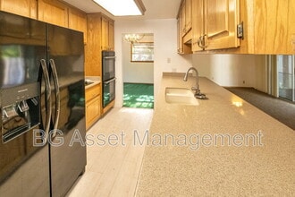 2901 Doidge Ave in Pinole, CA - Building Photo - Building Photo