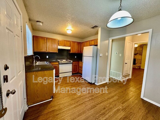 1407 Courtney Pl in Cleburne, TX - Building Photo - Building Photo