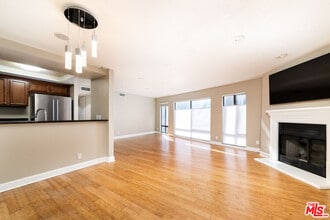 1633 S Bentley Ave in Los Angeles, CA - Building Photo - Building Photo