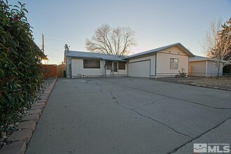 3200 Elaine Way in Sparks, NV - Building Photo - Building Photo