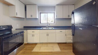 7903 Jeffries Ave in Cleveland, OH - Building Photo