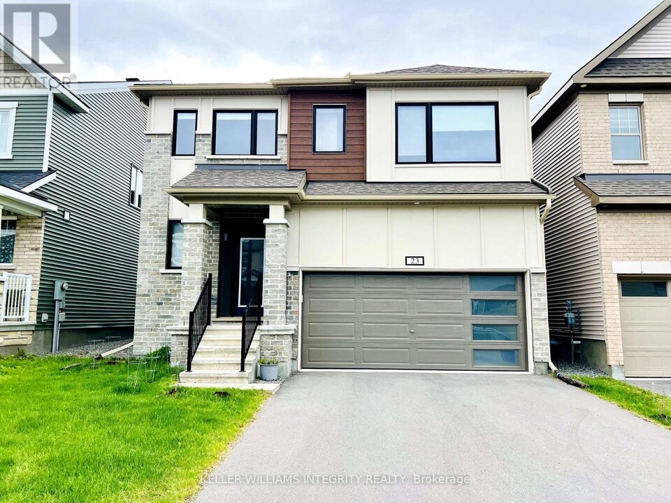 23 Racemose St in Ottawa, ON - Building Photo