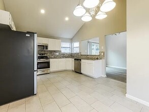 19230 Sandelford Dr in Katy, TX - Building Photo - Building Photo