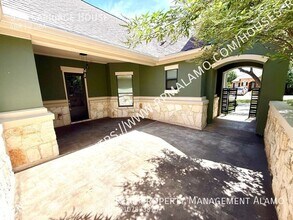 594 Carriage House in Spring Branch, TX - Building Photo - Building Photo