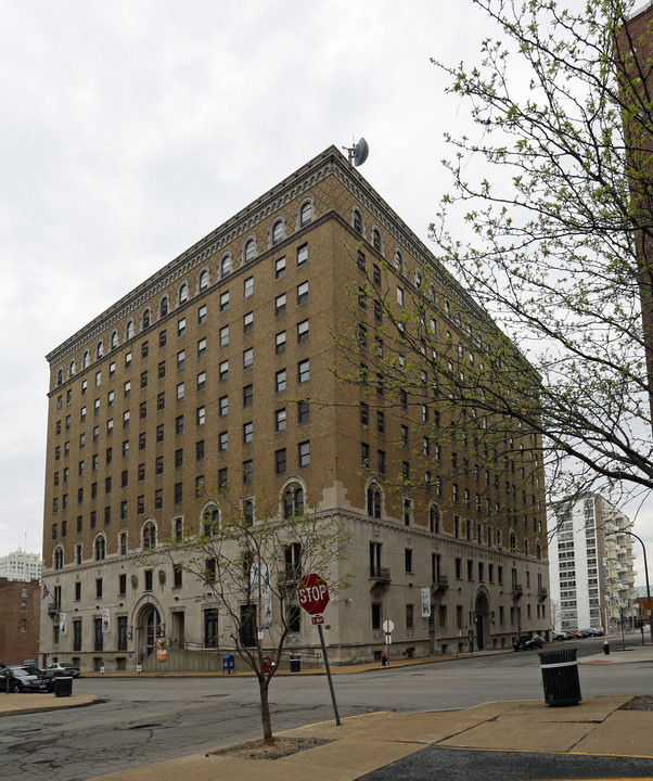 1528-1530 Locust St in St. Louis, MO - Building Photo