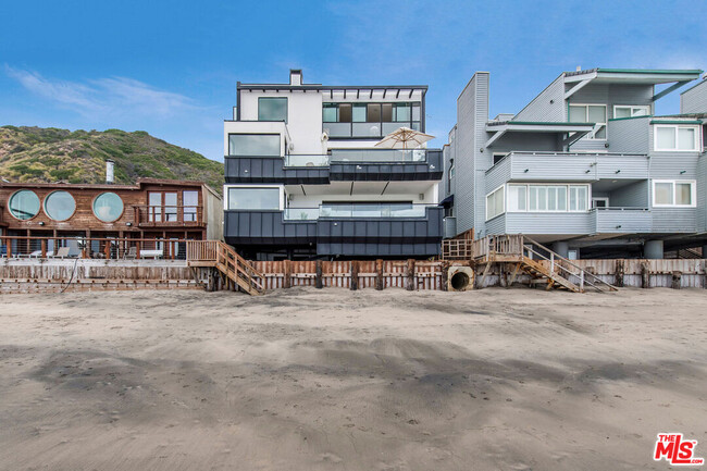 20802 Pacific Coast Hwy in Malibu, CA - Building Photo - Building Photo