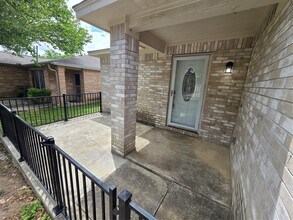 2011 Garrison Dr in Leander, TX - Building Photo - Building Photo