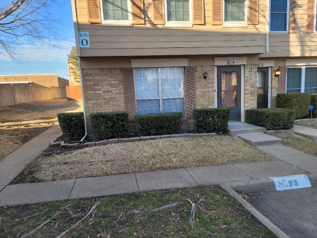 property at 2500 E Park Blvd