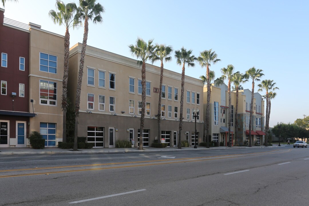 949 E Santa Ana Blvd in Santa Ana, CA - Building Photo