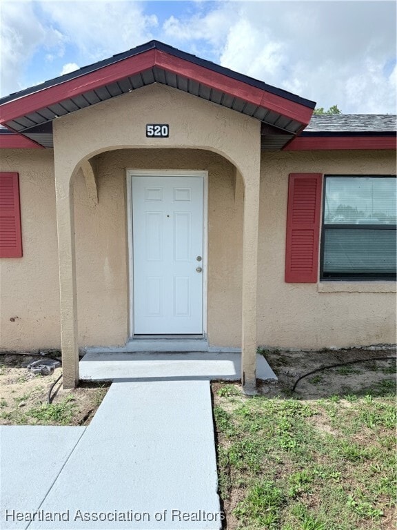 property at 520 Las Palmas Cir