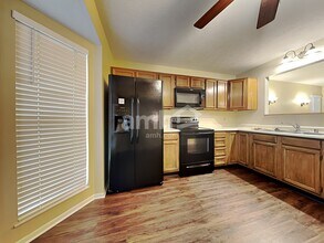 6785 Upland Ct in Florence, KY - Foto de edificio - Building Photo