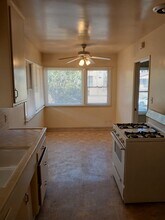 835 W 10th St-Unit -835 in Los Angeles, CA - Building Photo - Building Photo