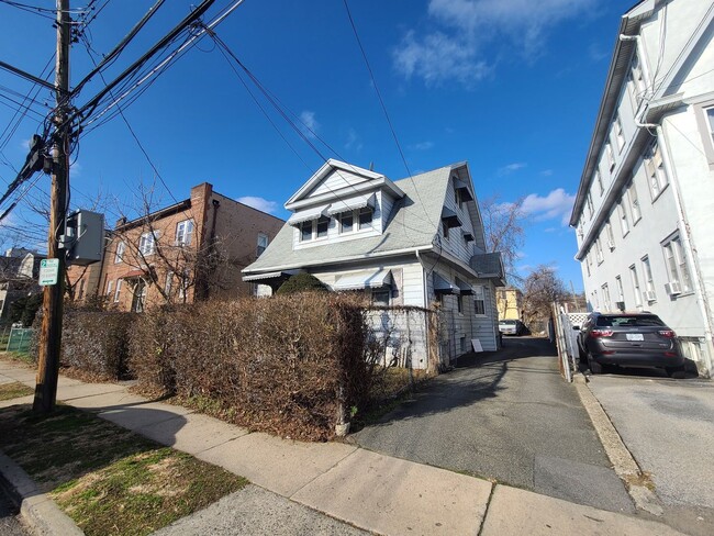 443 Main St in White Plains, NY - Building Photo - Building Photo