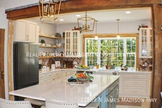 22889 N James Madison Hwy in Dillwyn, VA - Building Photo - Building Photo