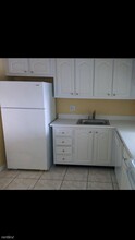 480 Executive Center Dr in West Palm Beach, FL - Building Photo - Building Photo