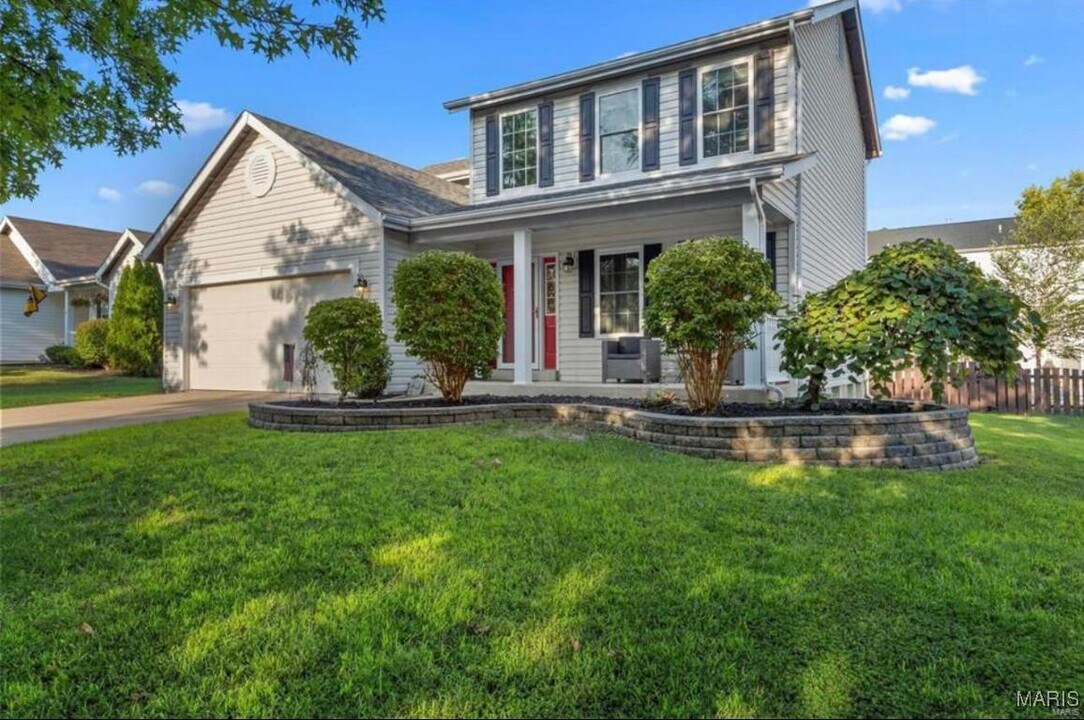520 Ironwood Dr in O'Fallon, MO - Building Photo