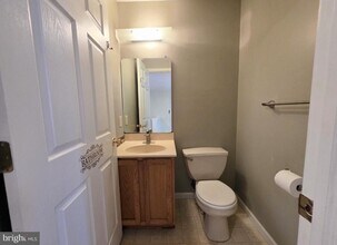 347 Glenn Rose Cir in King of Prussia, PA - Building Photo - Building Photo