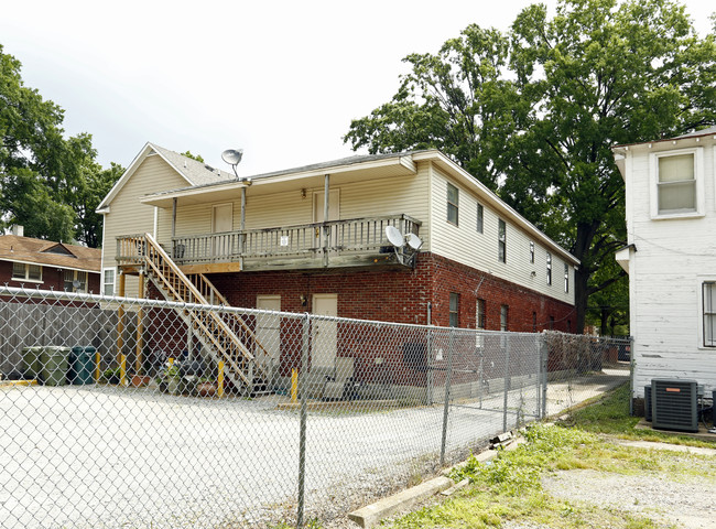 65 N Belvedere Blvd in Memphis, TN - Foto de edificio - Building Photo