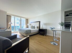 2889 McFarlane Rd in Miami, FL - Building Photo