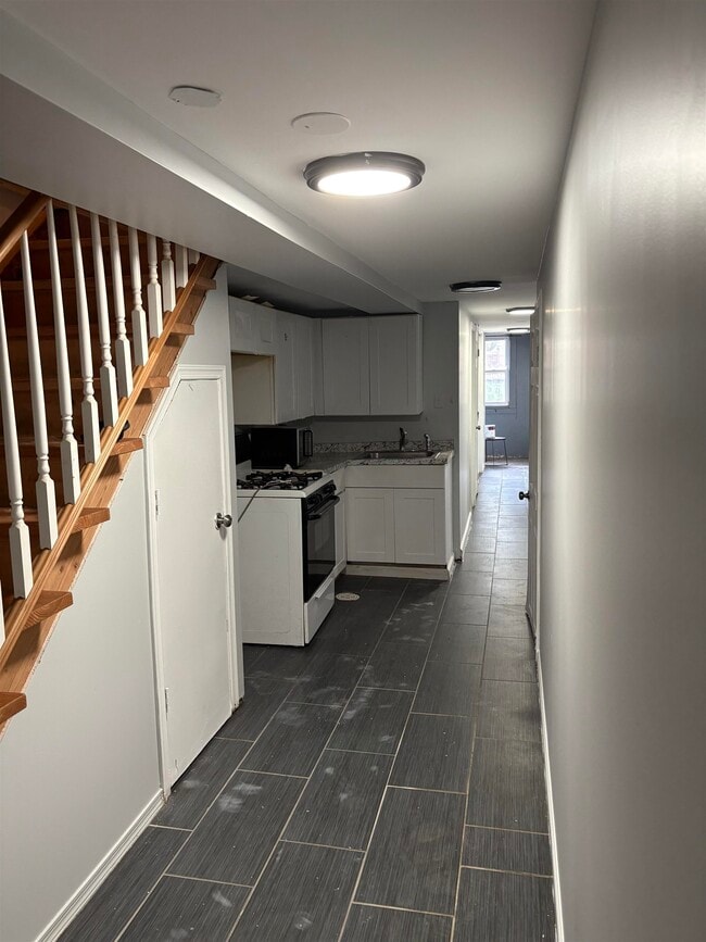 579 Liberty Ave in Jersey City, NJ - Building Photo - Building Photo