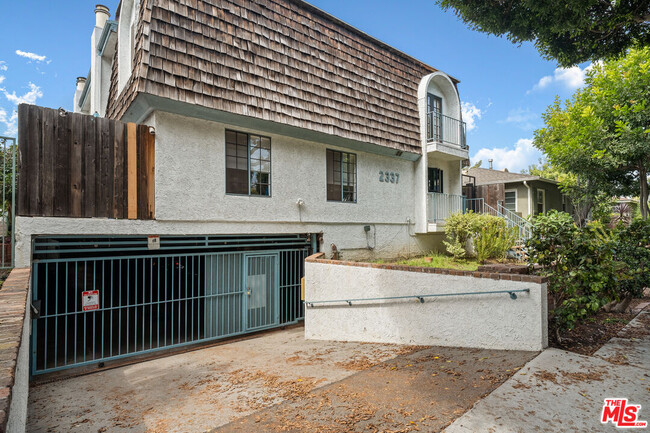 2337 Oak St in Santa Monica, CA - Building Photo - Building Photo