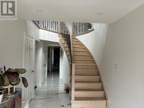 20 Harold St in Whitby, ON - Building Photo - Building Photo