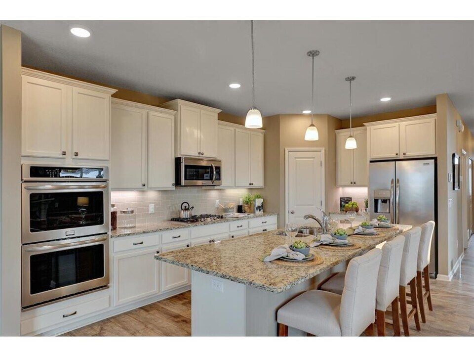 18334 Hamby Wy in Lakeville, MN - Building Photo