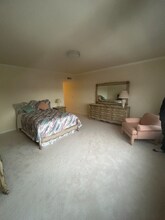 650 S River Rd in Des Plaines, IL - Foto de edificio - Building Photo