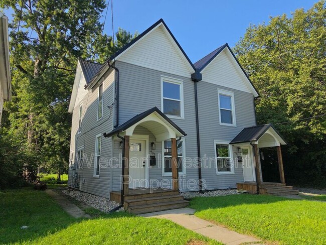 property at 905 W Wayne St