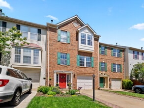 20551 Ashley Terrace in Sterling, VA - Building Photo - Building Photo
