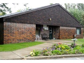 101 Thompson St in Verndale, MN - Building Photo