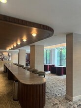 2575 Peachtree Rd in Atlanta, GA - Foto de edificio - Building Photo