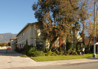 131-133 Montana St in Monrovia, CA - Building Photo - Building Photo