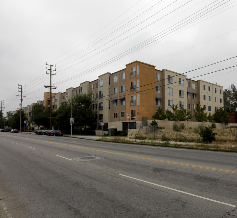 Bella Vista Apartments in Sun Valley, CA - Building Photo