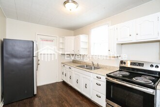 2004 Dale Rd in Cincinnati, OH - Building Photo - Building Photo