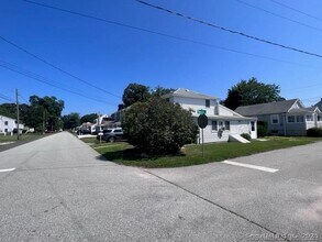 40 Portland Ave in Old Lyme, CT - Building Photo - Building Photo