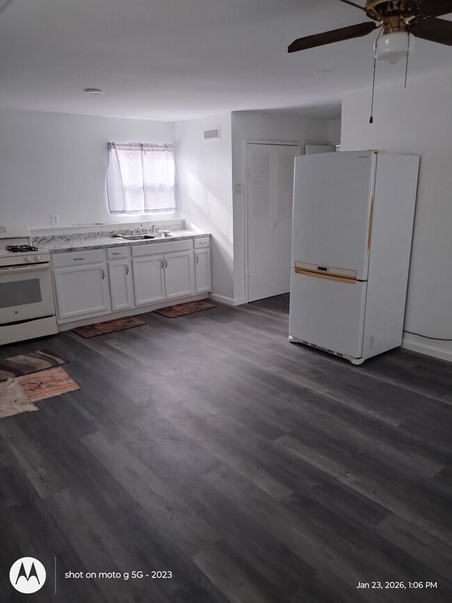 111 Trudy Ave in Egg Harbor Township, NJ - Building Photo - Building Photo