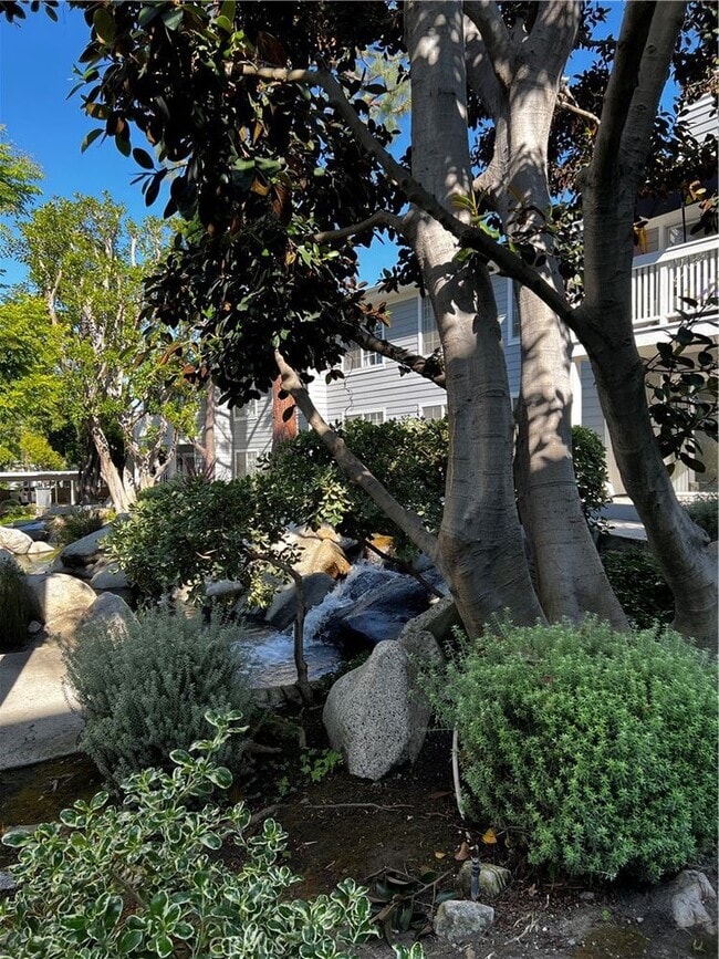 1326 W Park Western Dr in Los Angeles, CA - Building Photo - Building Photo