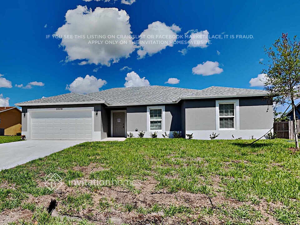 1029 SW Canary Terrace in Port St. Lucie, FL - Building Photo