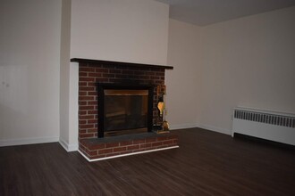 33 E Vacation Dr in Wappingers Falls, NY - Building Photo - Building Photo
