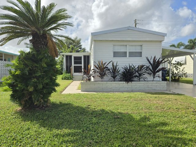 106 49th Ave W