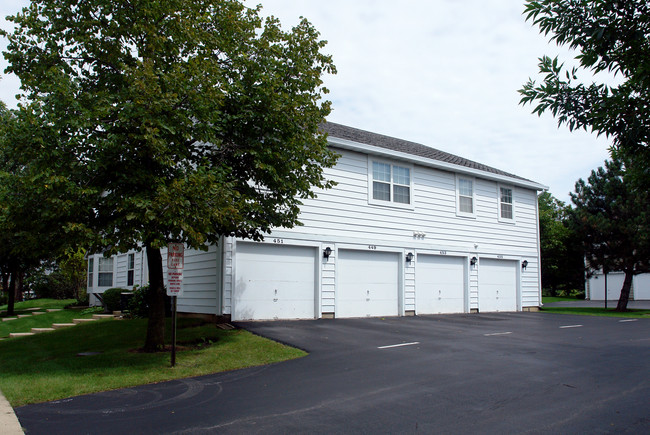 Cornell Lakes in Palatine, IL - Foto de edificio - Building Photo