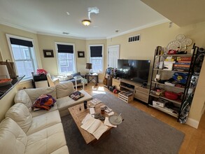 15 Orchard St, Unit 2 in Cambridge, MA - Building Photo - Building Photo