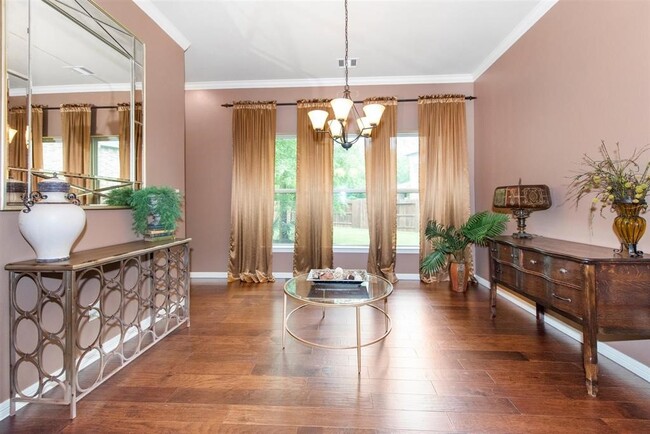 8323 Floating Heart Ct