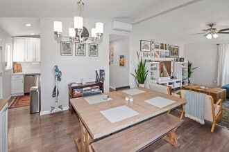 2131 Ilex Ave in San Diego, CA - Foto de edificio - Building Photo