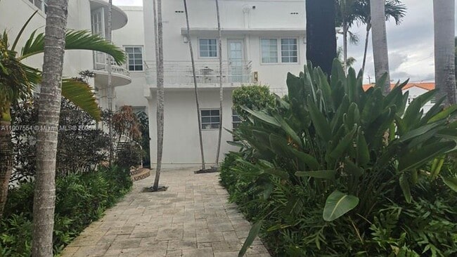 750 Española Wy in Miami Beach, FL - Building Photo - Building Photo