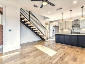 119 Lightsey Rd in Austin, TX - Building Photo - Building Photo